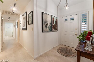 9532 Sunken Reef Cir, Las Vegas, NV 89117 - photo 3