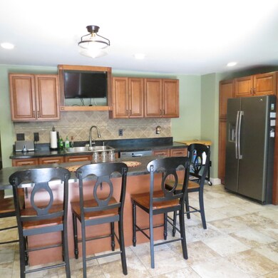 Large Island with stools