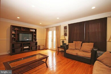8404 Piney Point Ct, Manassas, VA 20110 - photo 4