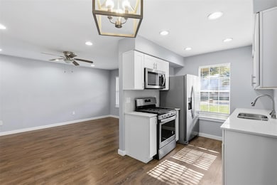 6002 Tracy Lynn Ln unit A, Austin, TX 78721 - photo 3