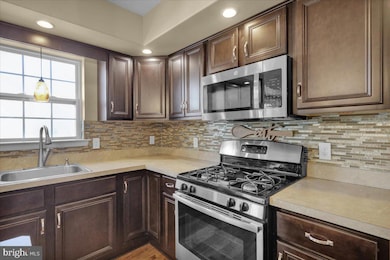 37 Walnut Dr W, Bernville, PA 19506 - photo 4