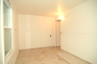 372W 18thSt 014