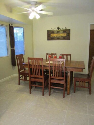 Breakfast Nook_Dining Room_Bay Window