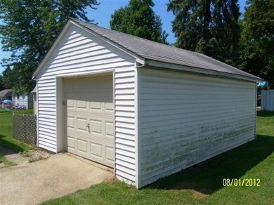 210 Roosevelt St, La Porte, IN 46350 - photo 4