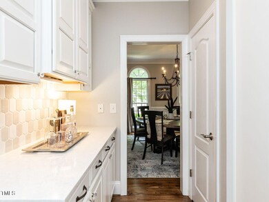 010-1280x960-butler-s-pantry
