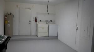 Garage/Laundry