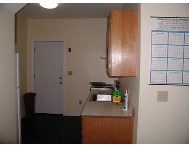 12 Flint St unit B, Lynn, MA 01905 - photo 4