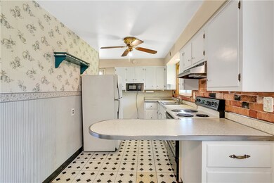 Shift the refrigerator to the right of the side do