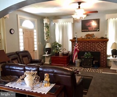 452 W Queen St, Chambersburg, PA 17201 - photo 6