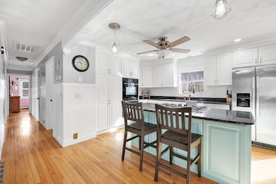 195 Meadow Park Dr, Milford, CT 06461 - photo 3