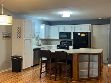 2934 Parkside Dr unit 54, Jenison, MI 49428 - photo 2