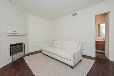 8 Bayou Pointe Dr, Houston, TX 77063 - photo 7