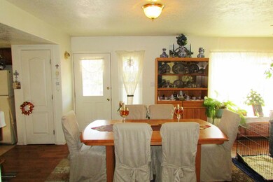 4-Dining Area