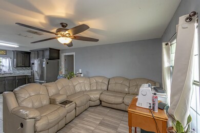 518 Blair St, Laredo, TX 78040 - photo 5
