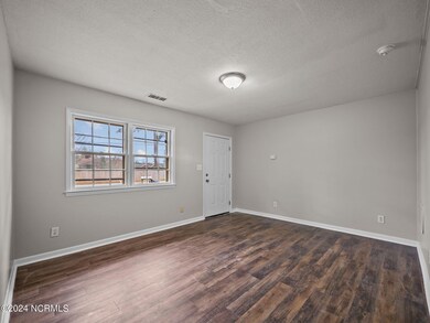 21 Sophia Dr unit D, Jacksonville, NC 28540 - photo 2