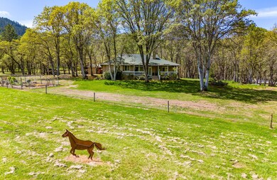 7849 Old Stage Rd, Central Point, OR 97502 - photo 2