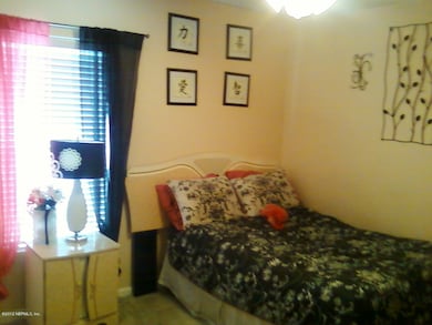 5051 Playpen Dr unit 10, Jacksonville, FL 32210 - photo 2