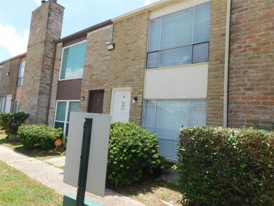 9200 W Bellfort St unit 48, Houston, TX 77031 - photo 2