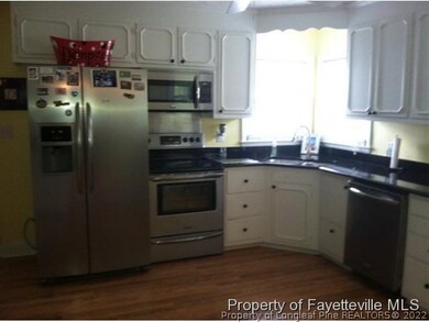 330 Pinecrest Dr, Fayetteville, NC 28305 - photo 3