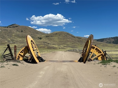 1027 Kuehne Rd, Keller, WA 99140 - photo 3