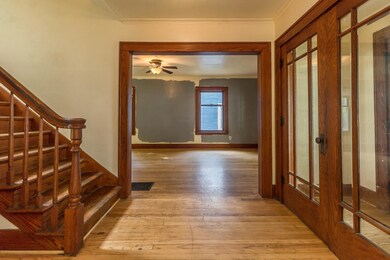 regent-foyer (1 of 1)