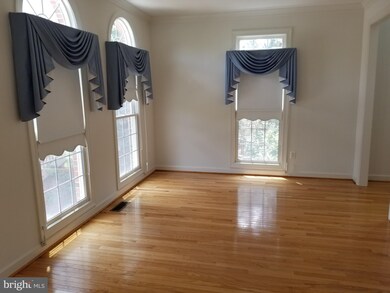 4566 Fair Valley Dr, Fairfax, VA 22033 - photo 7