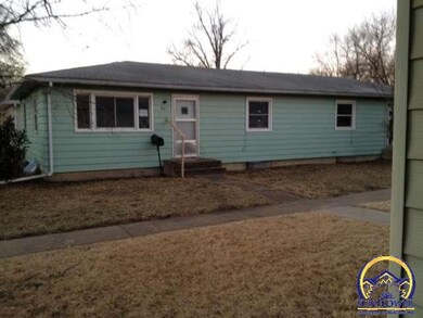 113 SW Roosevelt St, Topeka, KS 66606 - photo 4