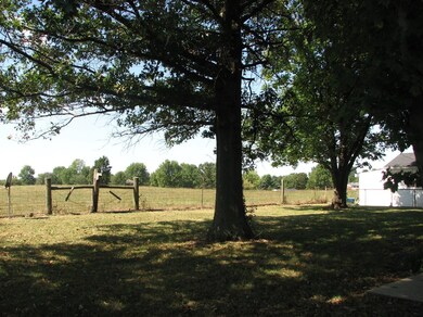 612 Scenic Dr, Harrodsburg, KY 40330 - photo 4