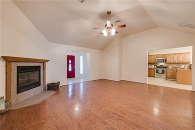 1116 Bryan Dr, Moore, OK 73160 - photo 4