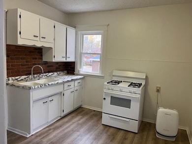 521 Raspberry St, Erie, PA 16507 - photo 2