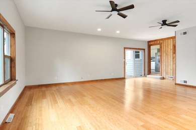 601 N 3rd Ave, Chenoa, IL 61726 - photo 4