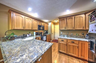 7012 Catalpa Springs Dr, Louisville, KY 40228 - photo 7