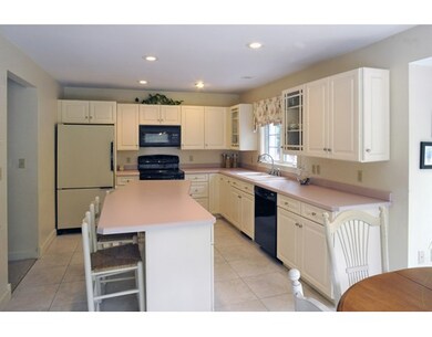 46 Mcintyre Rd, Charlton, MA 01507 - photo 5
