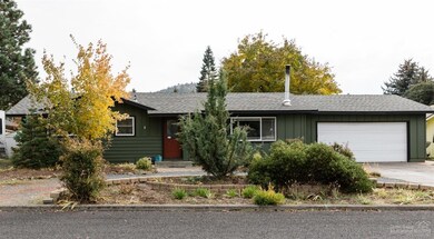 1653 NE Pheasant Ln, Bend, OR 97701 - photo 2