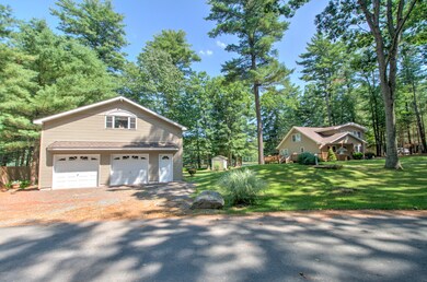 135 Hemlock Point Ct, Hawley, PA 18428 - photo 3