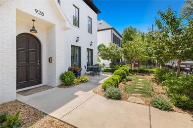 928 N Main St, Bentonville, AR 72712 - photo 2