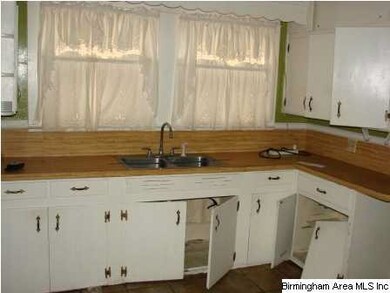 Kitchen with lots of cabinets