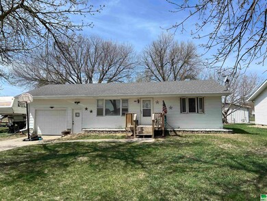 1108 1st St, Onawa, IA 51040 - photo 2