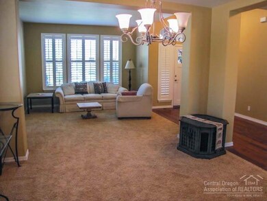 19594 Hollygrape St, Bend, OR 97702 - photo 4