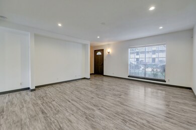 6326 Chevy Chase Dr unit 13, Houston, TX 77057 - photo 3