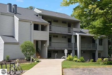 5605 E Creeks Crossing unit 36, Williamsburg, MI 49690 - photo 3