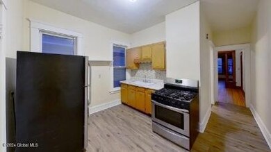 11 Alden Ave unit 2, Albany, NY 12209 - photo 5