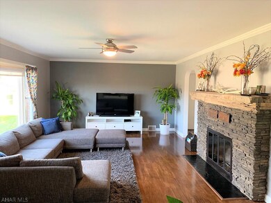 584 E Watson St, Bedford, PA 15522 - photo 7