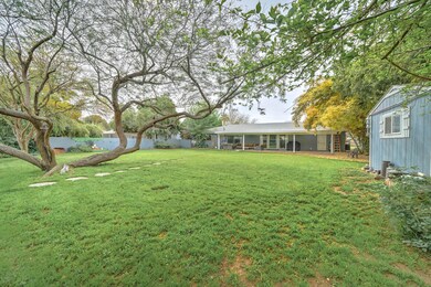1218 E 2nd St-23