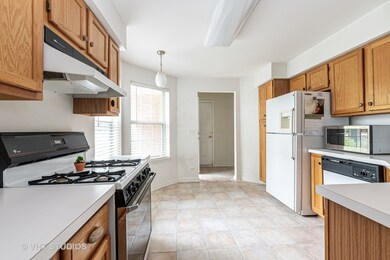 116 Huntington St unit 26AEAS, Lake Bluff, IL 60044 - photo 2