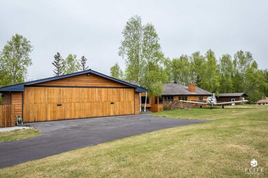 2 plane Hangar