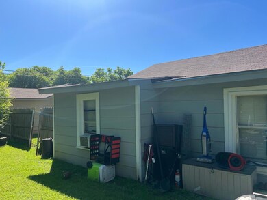 8814 Spaugh Ct, Fort Worth, TX 76108 - photo 4