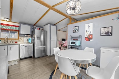 1015 Arthur Ln, Minot, ND 58701 - photo 7