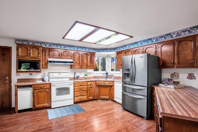 3271 Neamar Drive - Grants Pass, OR 975