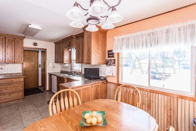 304 Euclid Ave Crookston MN-large-005-6-